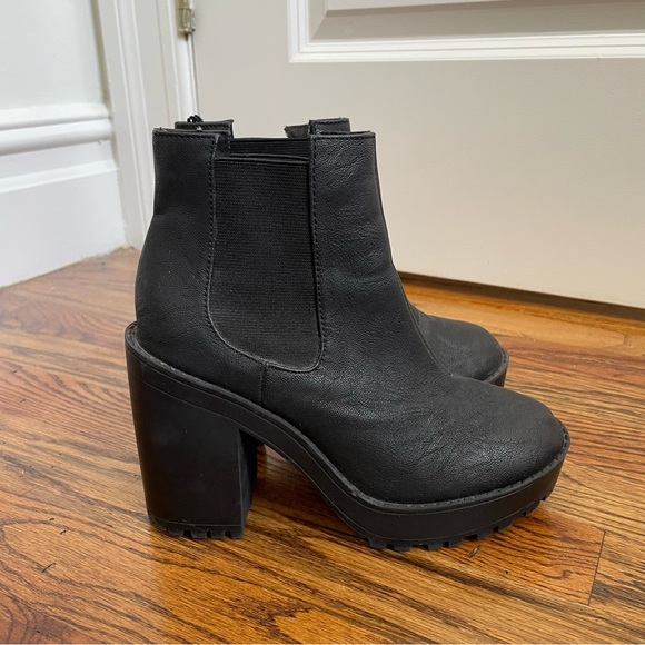 H&M Shoes - H&M Chunky Black Boots